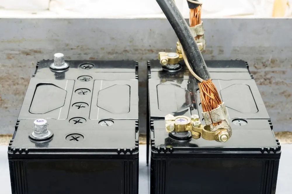 A Complete Guide on Wiring Multiple 12V or 6V Batteries to an RV ...