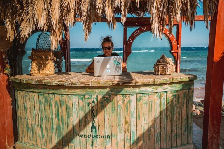 A Day in the Life of a Digital Nomad: Working from Anywhere